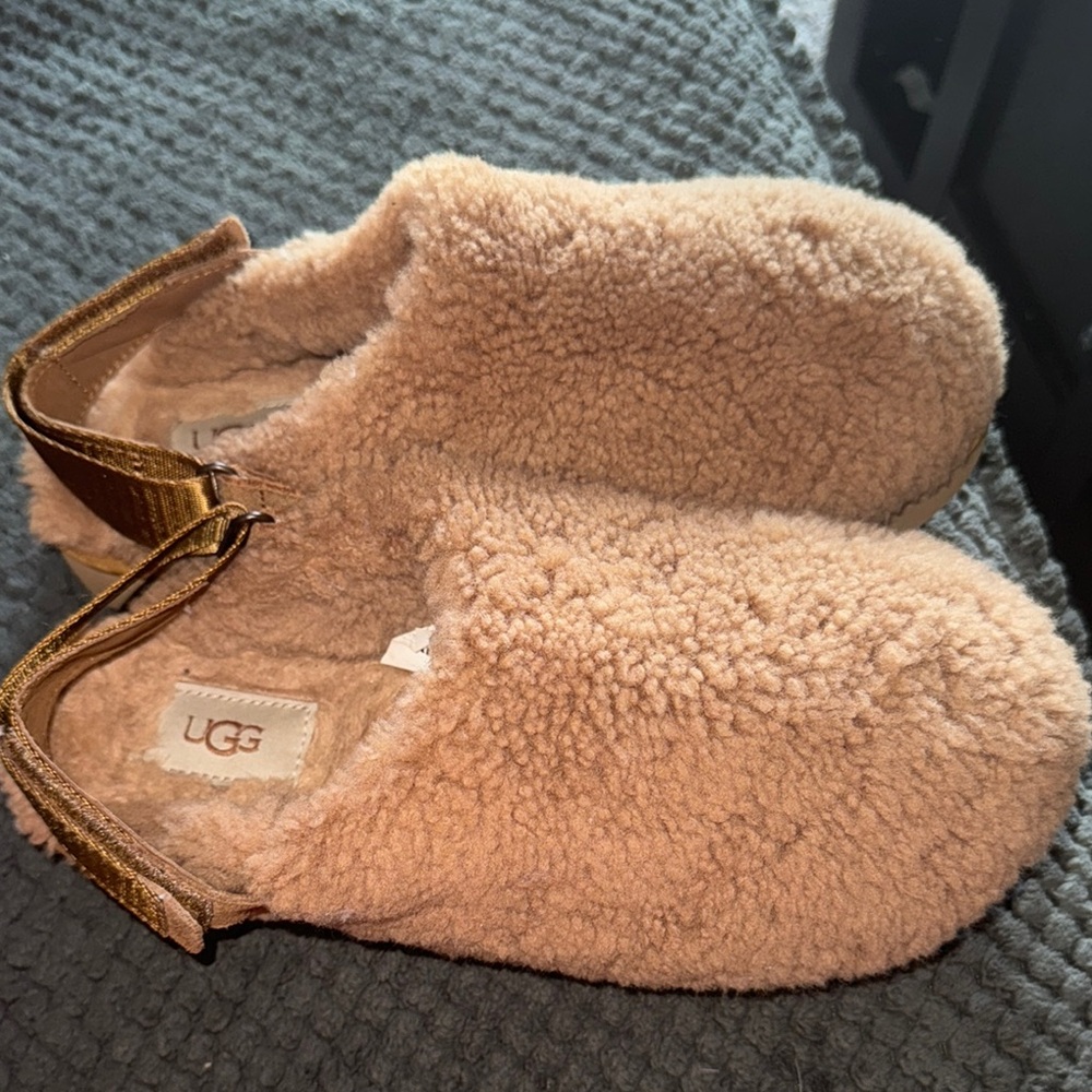 UGG Chestnut Fleece Slippers